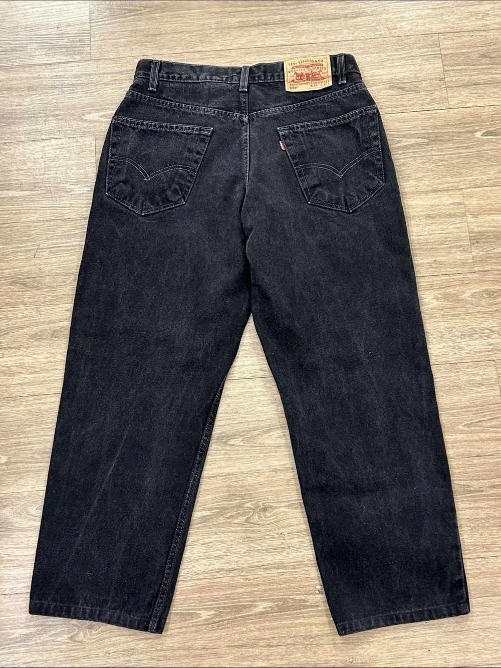 Levi's 550 Relaxed Straight Jeans in Black Denim 33 x 28